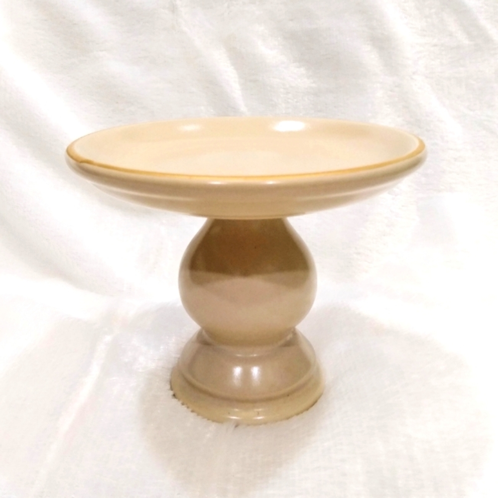Kathy Ireland Pet Food Dish Tan Pedestal